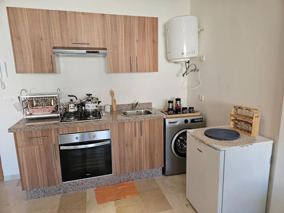 Beachfront Gorgeous Flat In شقة طنجة